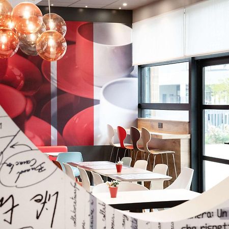 Hotel Ibis Rennes Centre Gare Sud Exterior foto