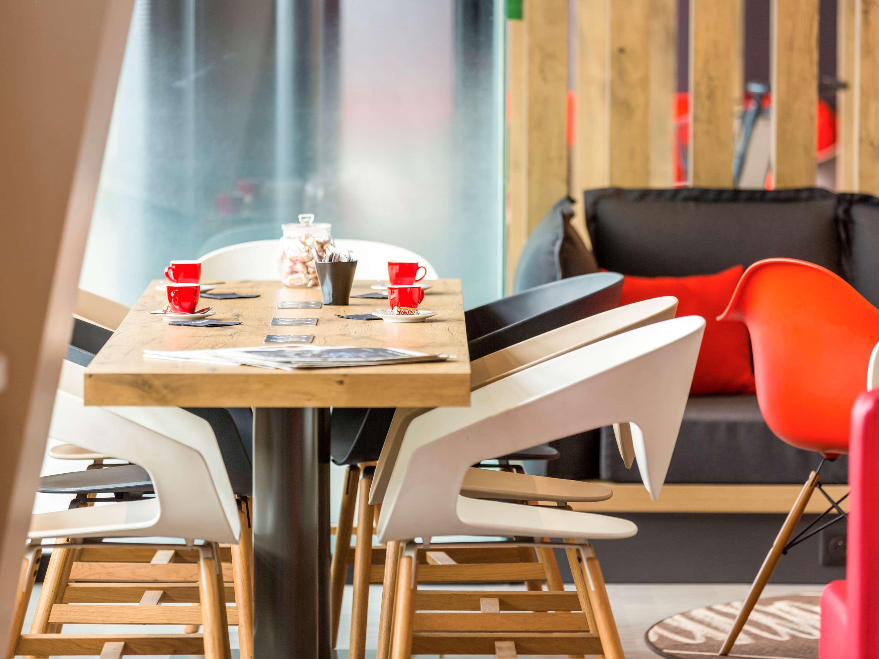 Hotel Ibis Rennes Centre Gare Sud Exterior foto