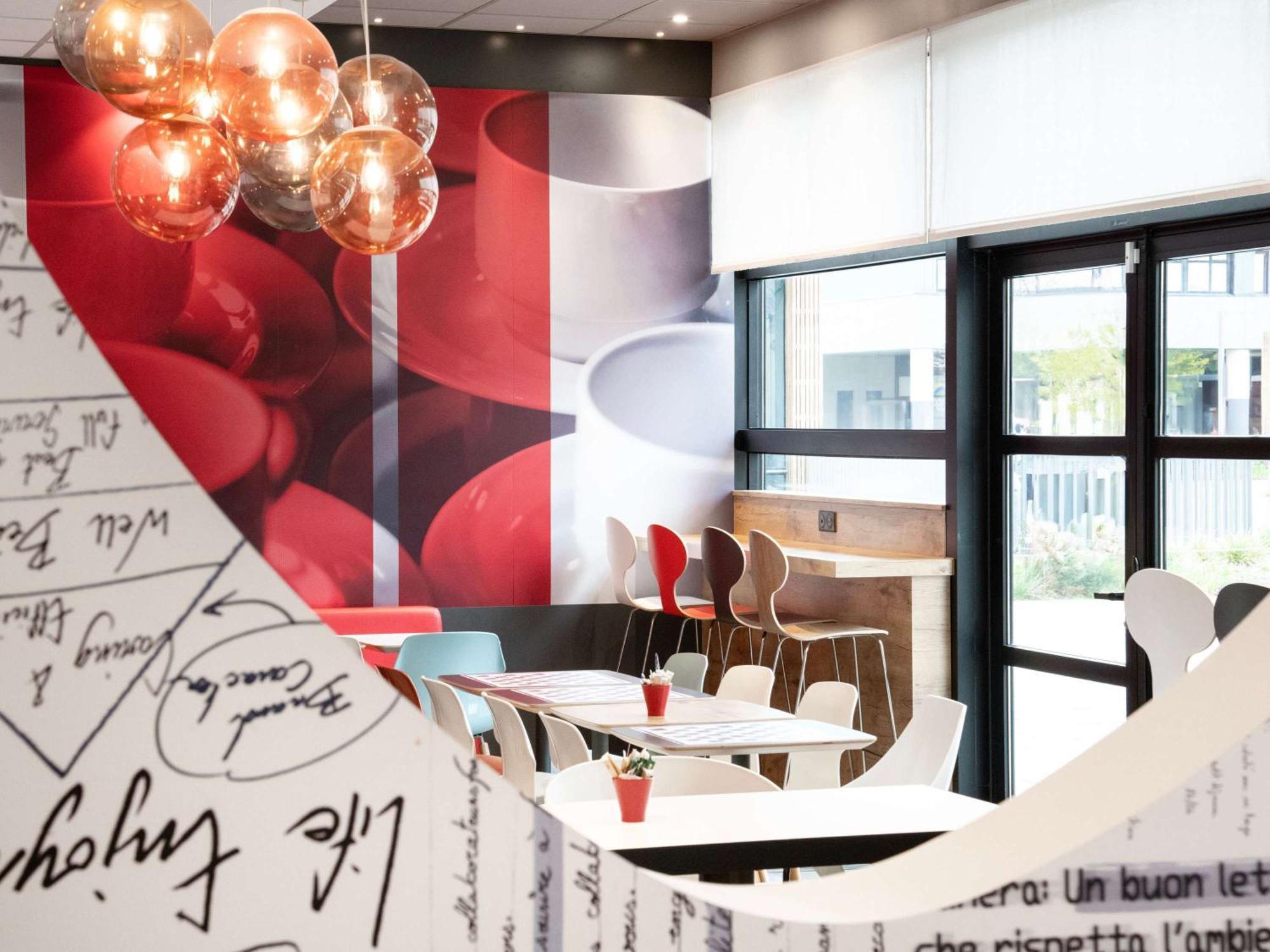 Hotel Ibis Rennes Centre Gare Sud Exterior foto