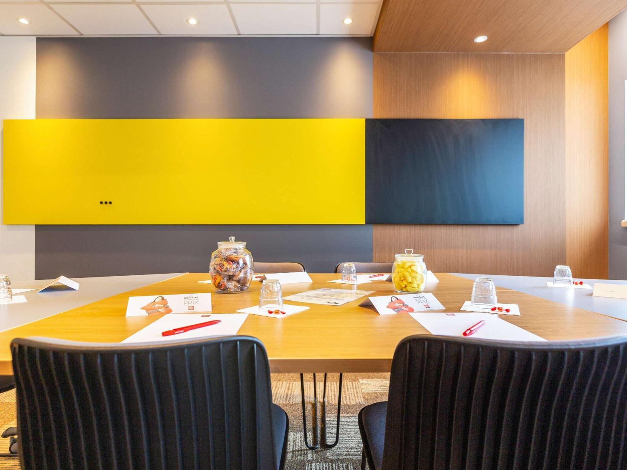 Hotel Ibis Rennes Centre Gare Sud Exterior foto